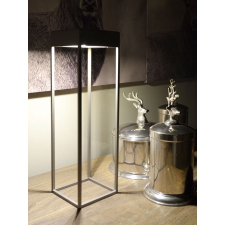 LED Table Lamp in Metal - CHIA