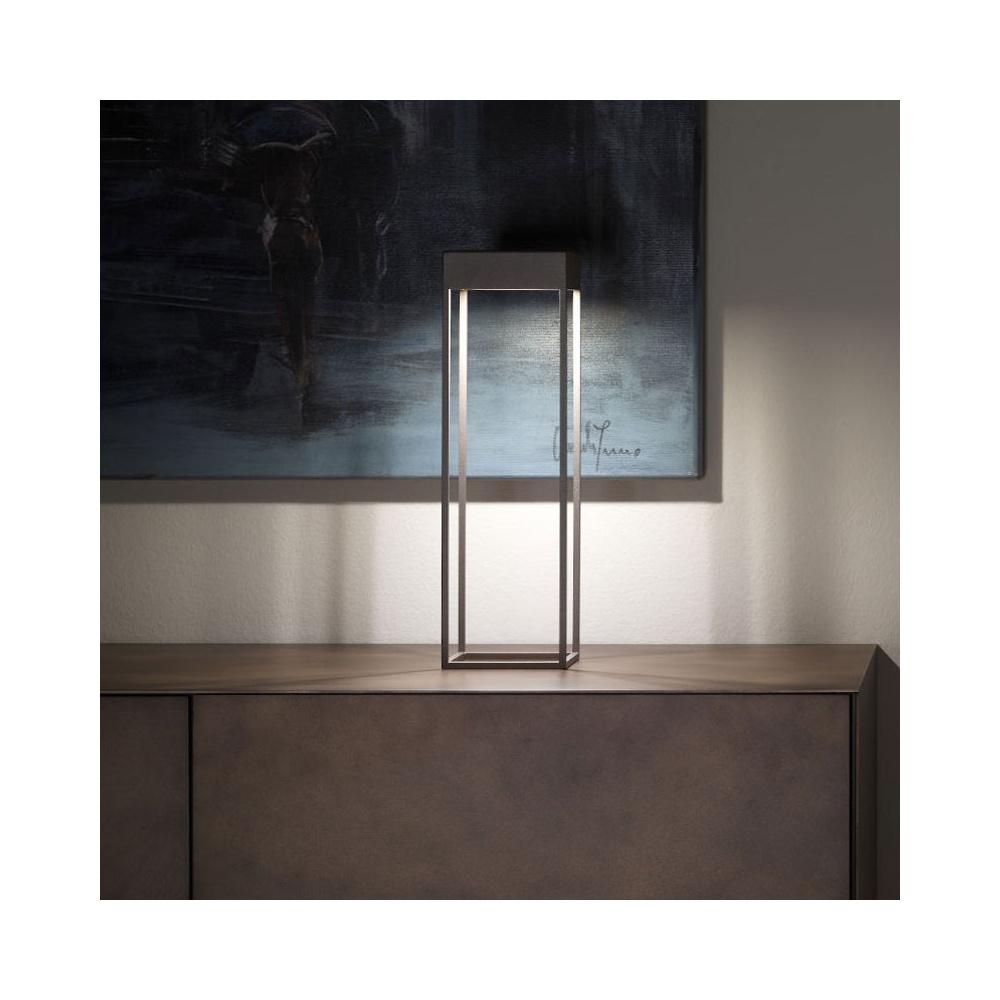 LED Table Lamp in Metal - CHIA
