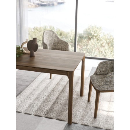 Extending Dining Table in Solid Wood - Moku