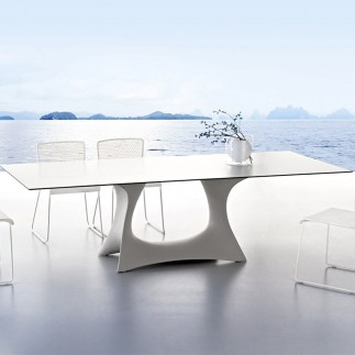 Outdoor dining table in glass - Coral reef - ISA Project