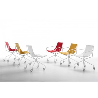 Chair with wheels and armrests - Apelle | Midj