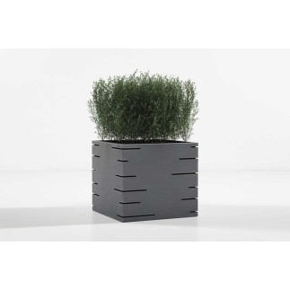 Steel planter with decoration - Potter | IsaProject