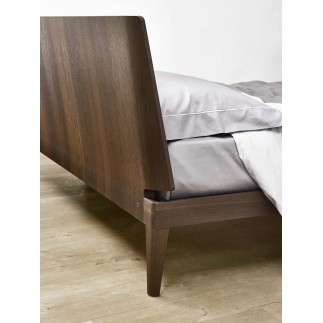 Bed with wood headboard - Aliante 1.0 - ISA Project