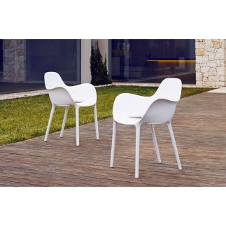 Stackable Chair with Armrests - Sabinas | Vondom