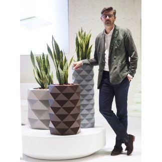 Outdoor Planter in Resin - Marquis | Vondom