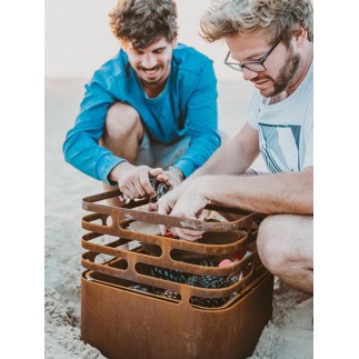 Barbecue in corten o acciaio nero / Braciere - Cube | ISA Project