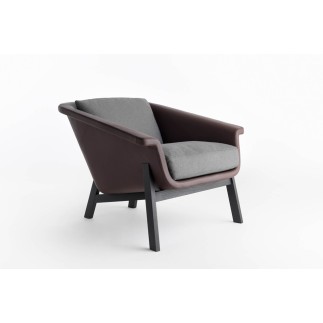 Upholstered Armchair with Wooden Legs - Sienna | Horm