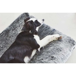 Cushion dog bed in faux fur - Felpa | ISA Project