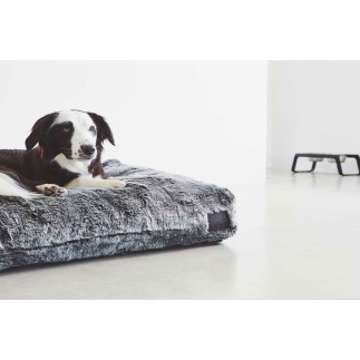 Cushion dog bed in faux fur - Felpa | ISA Project