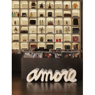 Iconic Design Bench - Amore | Slide