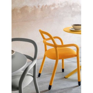 Chair with armrests in fabric and imitation leather - Pippi