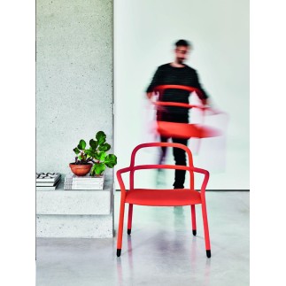 Lounge chair with armrests in fabric and leatherette - Pippi | Midj