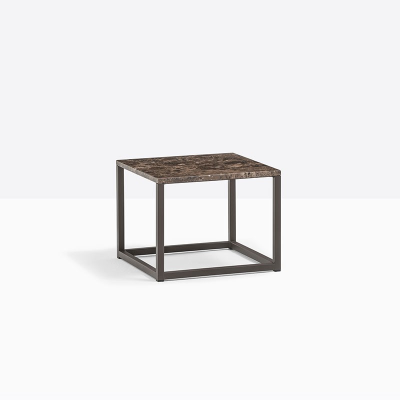 Small Marble Coffee Table - Code | ISA Project