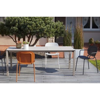 Extendable Outdoor Table - Lunch