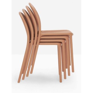 100% Recycled Stackable Outdoor Chair - Remind | IsaProject