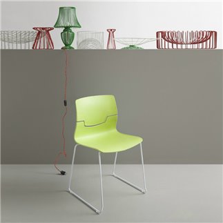 Colourful stackable chair with sled legs - Slot Fill S | Gaber