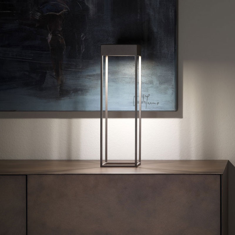 LED Table Lamp in Metal - CHIA | Ronda Design