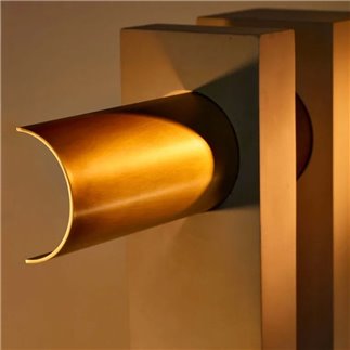 Lampada da Tavolo in Cemento e Ottone - Pi | DCW éditions
