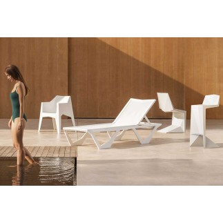 Fixed Outdoor Stool - Voxel | Vondom