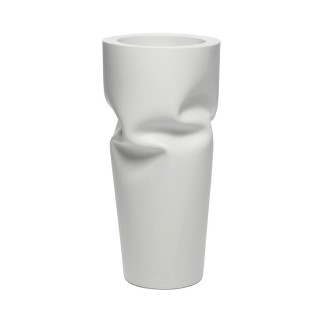 Design Vase in Polyethylene - Saving Space