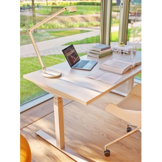 Operativ Desk with Adjustable Height - Ogi Drive | MDD