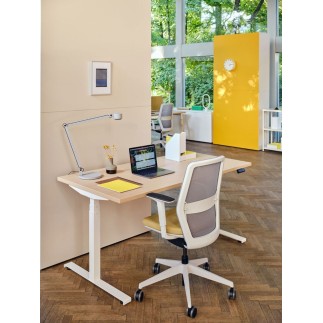 Operativ Desk with Adjustable Height - Ogi Drive | MDD