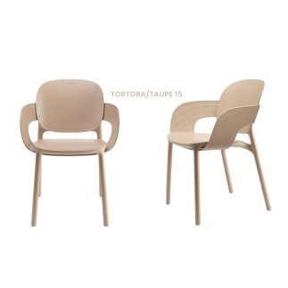 Chair with Armrests in Recycled Plastic - Hug | Scab