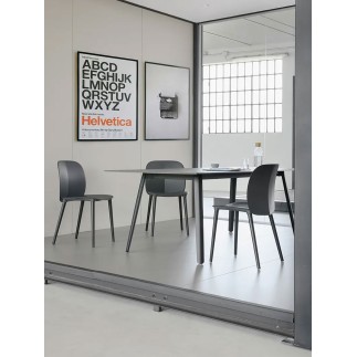 Chair in Recycled Plastic with Wooden Legs - Mentha Natural Go Green