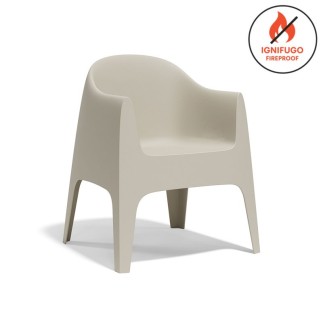 Poltroncina Impilabile da Esterno - Solid | Vondom