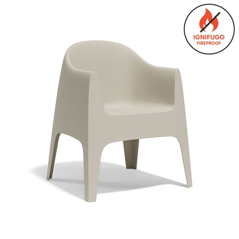 Poltroncina Impilabile da Esterno - Solid | Vondom