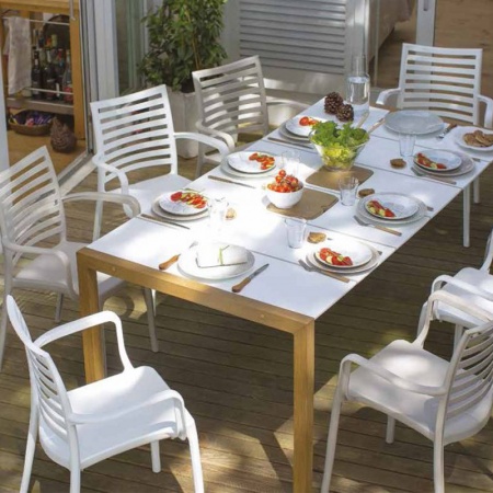Fix Table wit aperitif set included Sunday