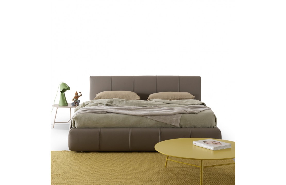 Padded bed with or without storage - Bend