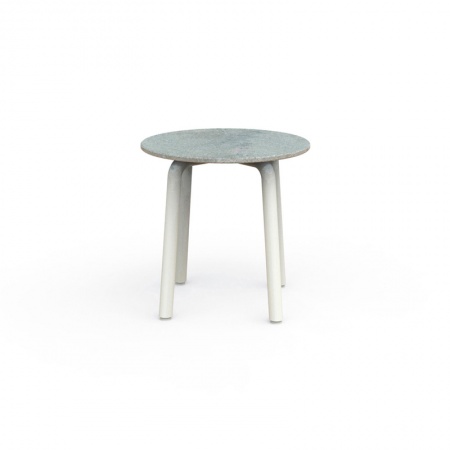 Tavolino da esterno in alluminio con top in legno o cemento -