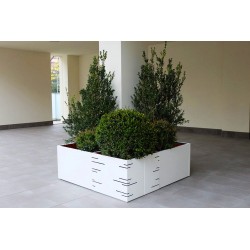 Potter modular planter with decoration
