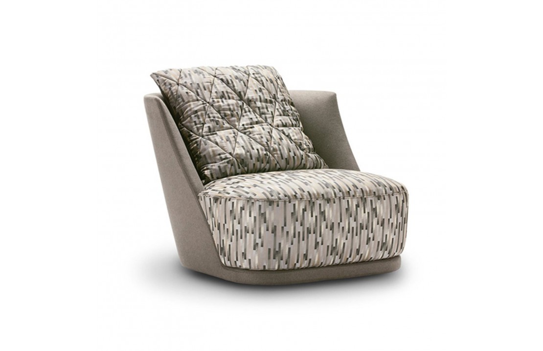 Grace armchair in fabric or leather