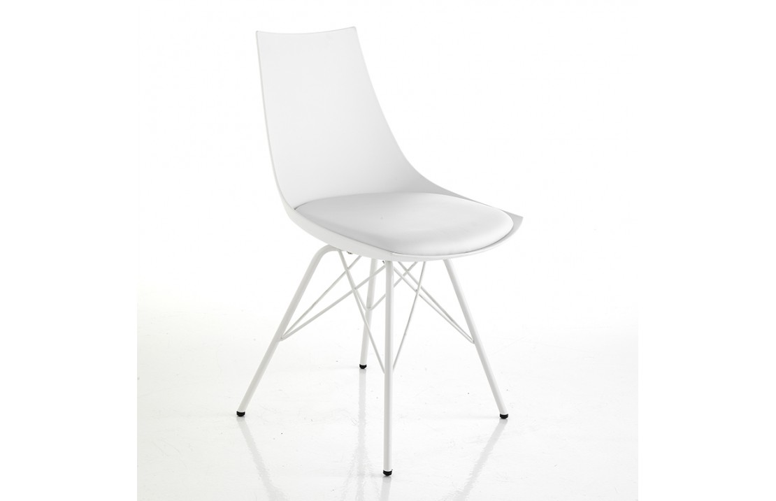 Padded chair in eco-leather