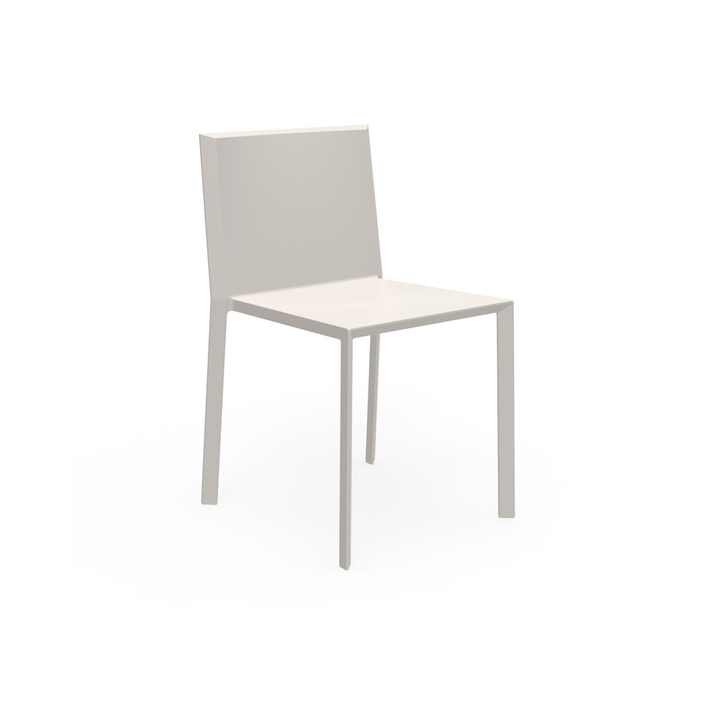 Quartz polyammide chair