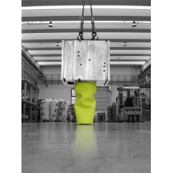 Design Vase in Polyethylene - Saving Space
