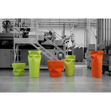 Design Vase in Polyethylene - Saving Space