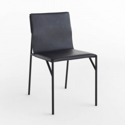 Tout Le Jour chair in leather and metal
