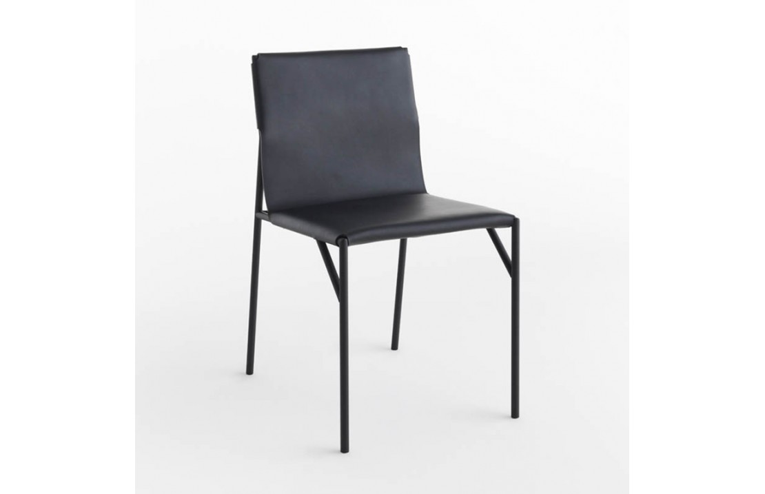 Tout Le Jour chair in leather and metal