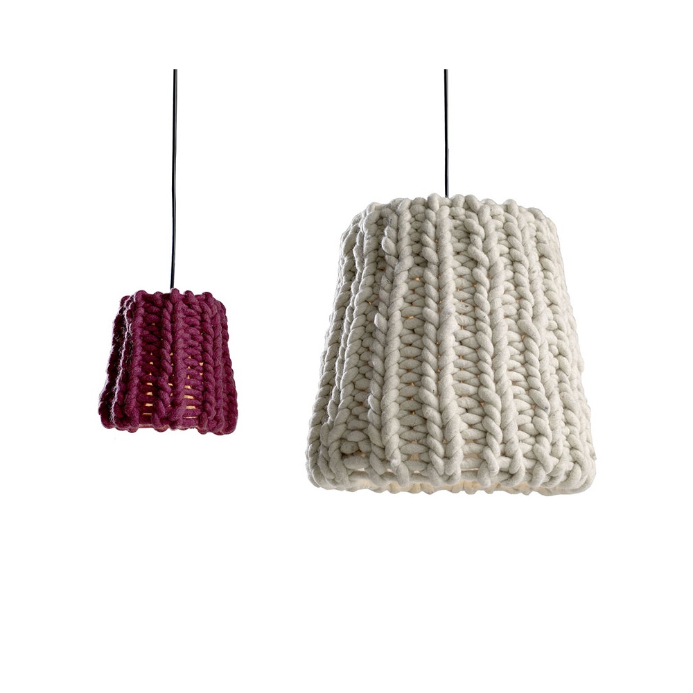Granny suspended lamp in wool