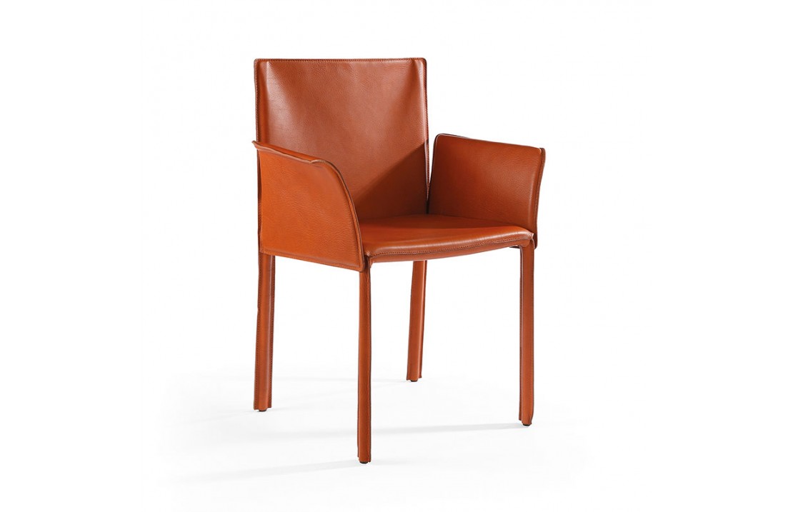Armchair upholstered in leather - Yuta