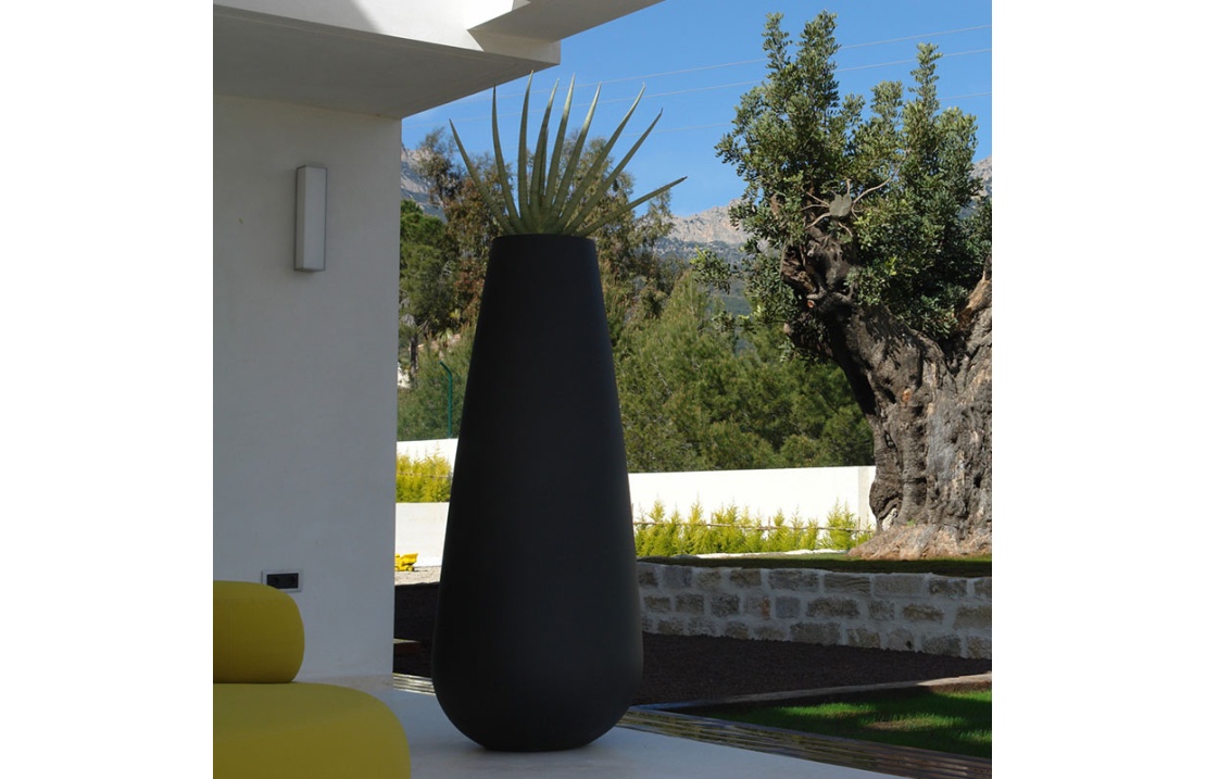 Indoor/Outdoor Design Vase - Buba
