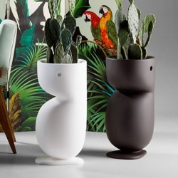 Colored Design Vase in Polyethylene - Beaver