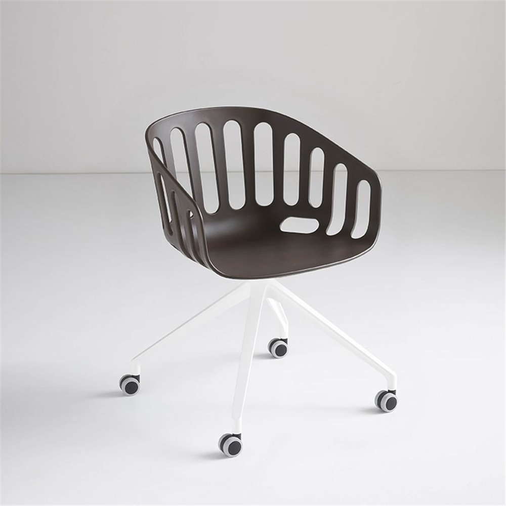 Swivel chair with wheels - Basket UR