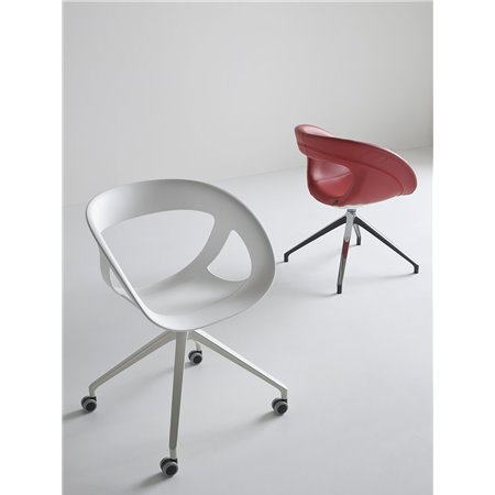Office chair with wheels - Moema