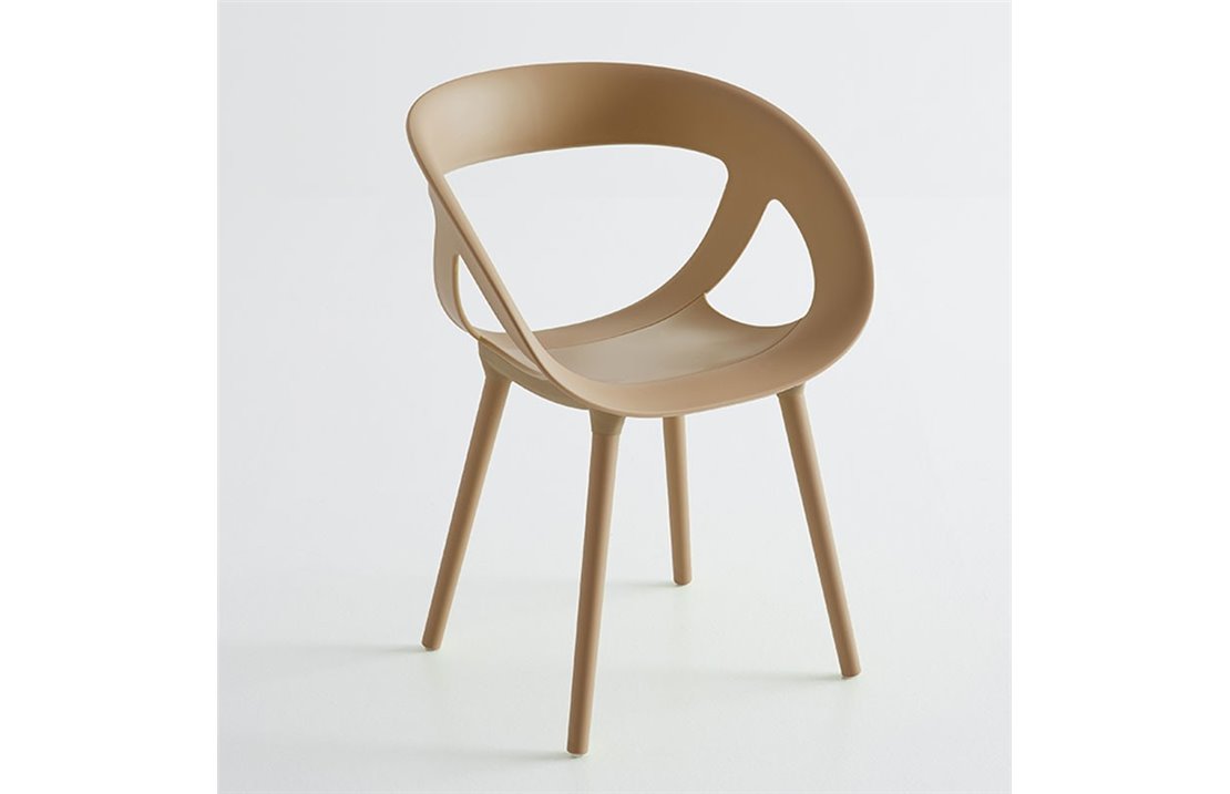 Colored Chair with wooden legs - Moema BL