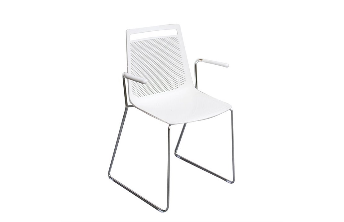 Meeting room chair with armrests - Akami