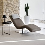 Chaise Longues